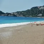 度假居 Sicily & Sun Taormina 勒托阳尼