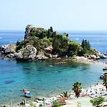 Sicily & Sun Taormina 度假居 *