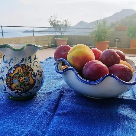 Sicily & Sun Taormina 度假居 *